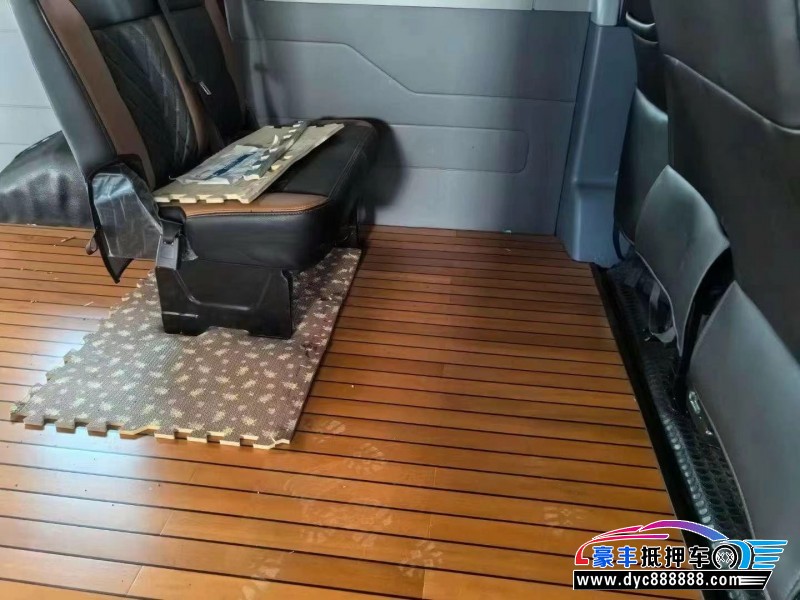 22年上汽大通V80轿车抵押车出售