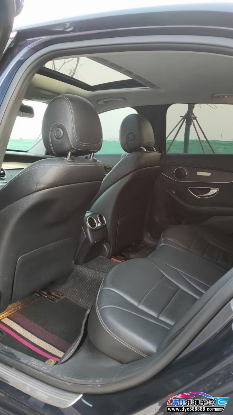 18年奔驰C轿车抵押车出售