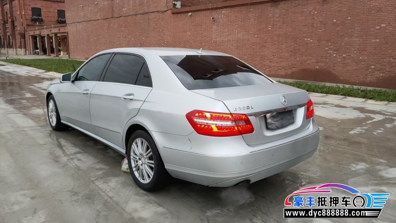 13年奔驰E轿车抵押车出售