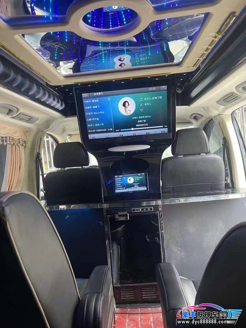 13年奔驰威霆MPV抵押车出售