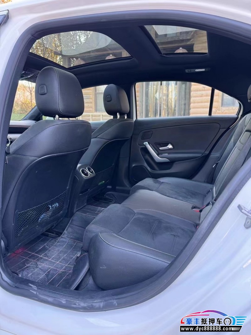 20年奔驰A轿车抵押车出售