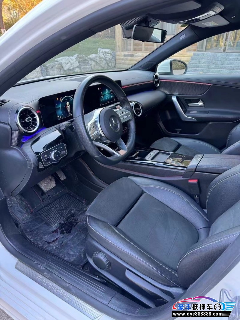 20年奔驰A轿车抵押车出售