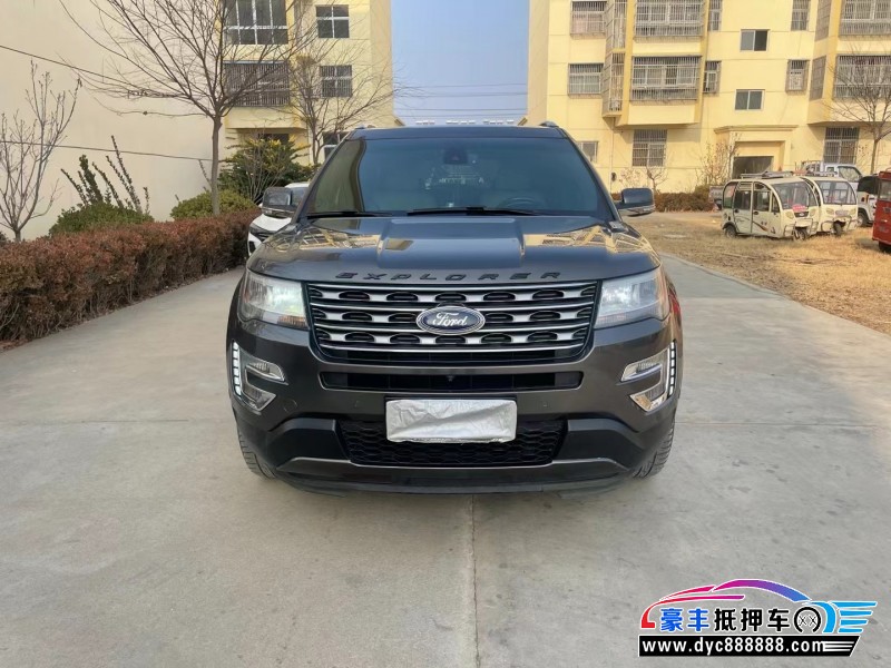 15年福特探险者轿车抵押车出售
