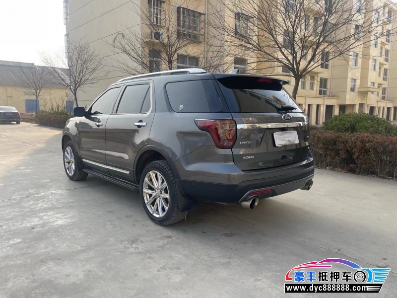 15年福特探险者轿车抵押车出售