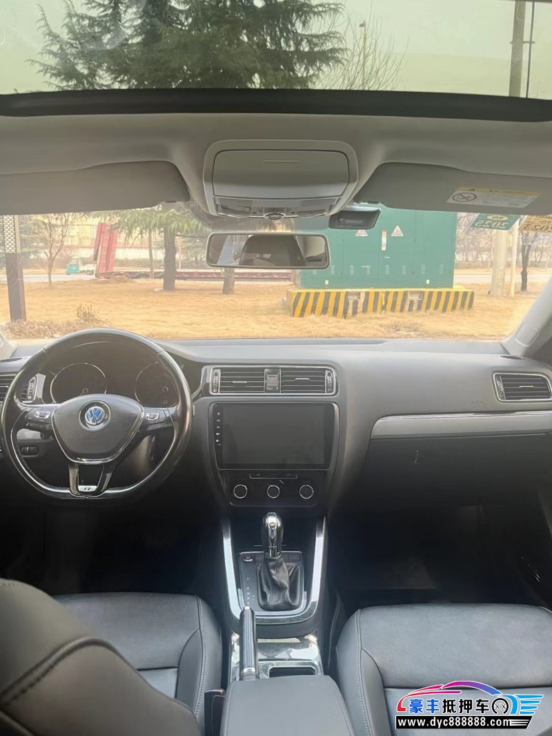 17年大众速腾轿车抵押车出售