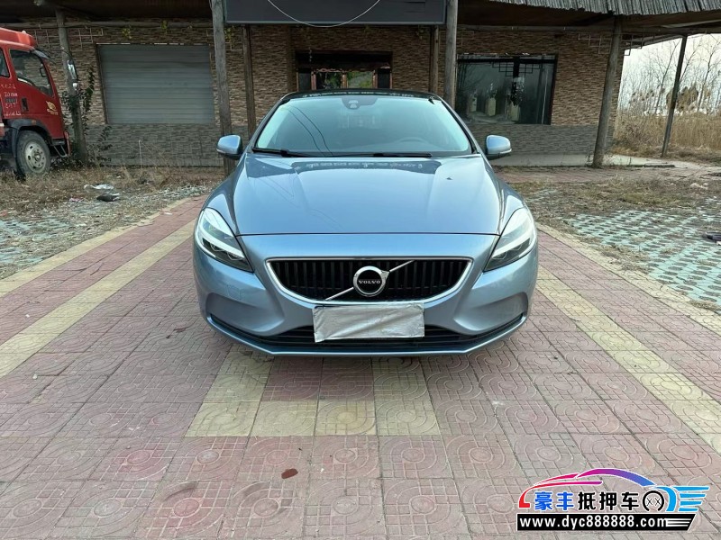 17年沃尔沃V40轿车抵押车出售