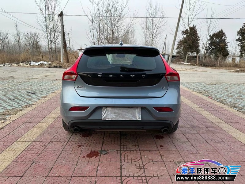 17年沃尔沃V40轿车抵押车出售