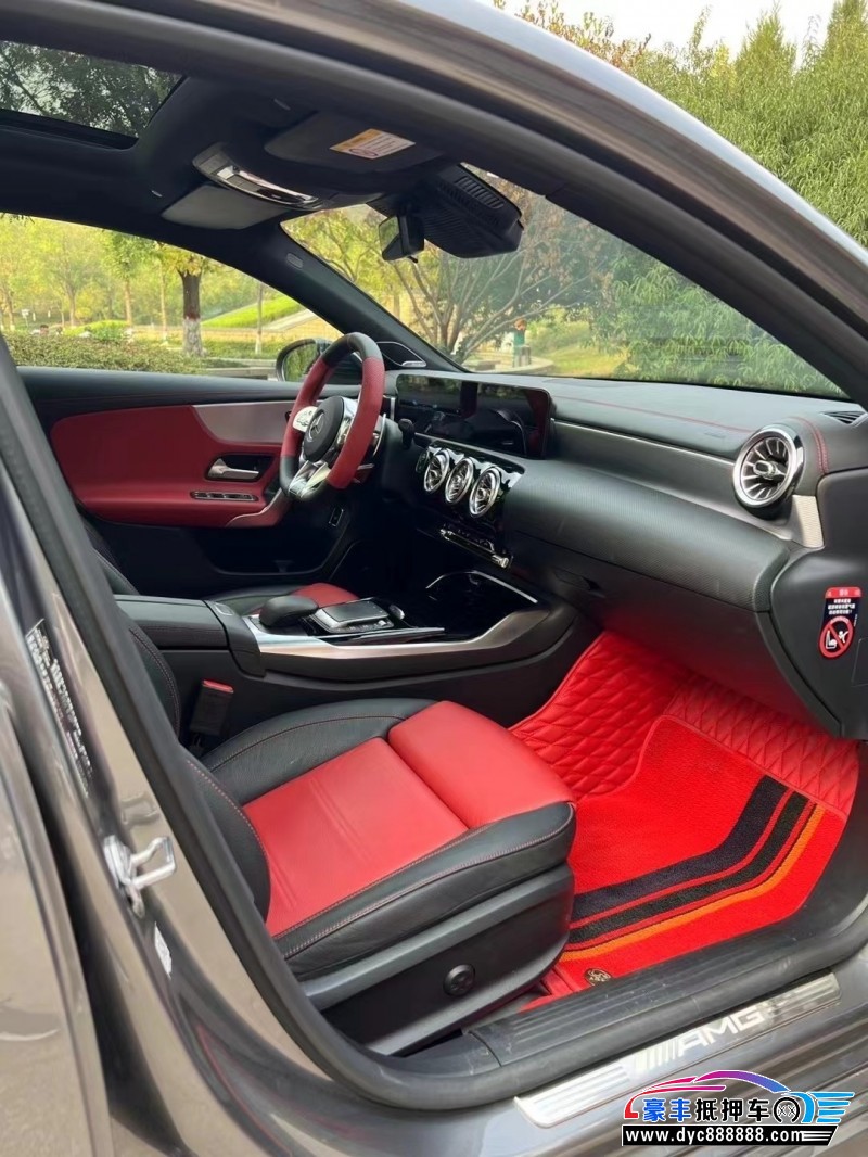 21年奔驰A轿车抵押车出售