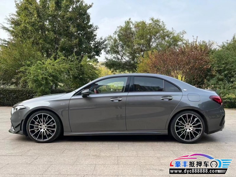 21年奔驰A轿车抵押车出售