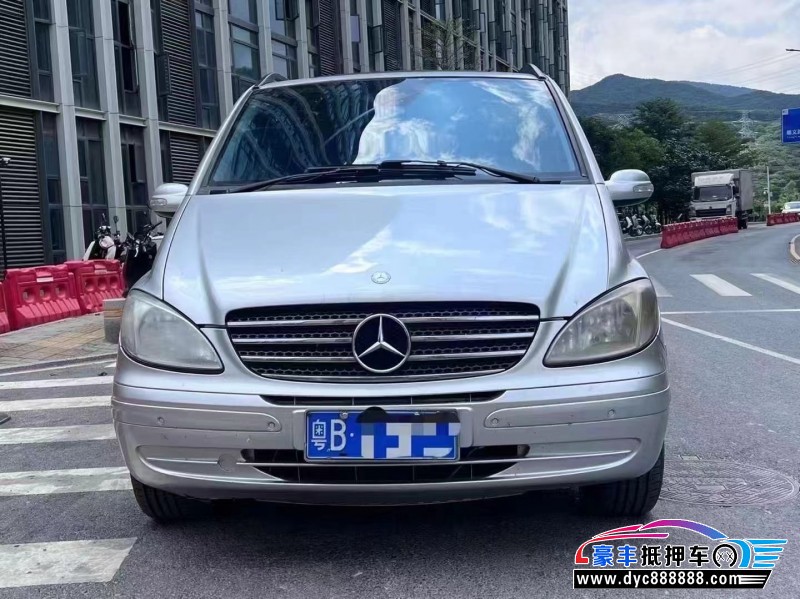 10年奔驰唯雅诺轿车抵押车出售