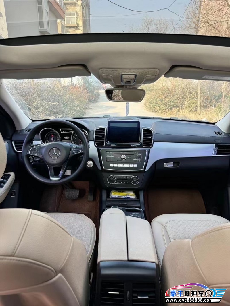 16年奔驰GLE轿车抵押车出售