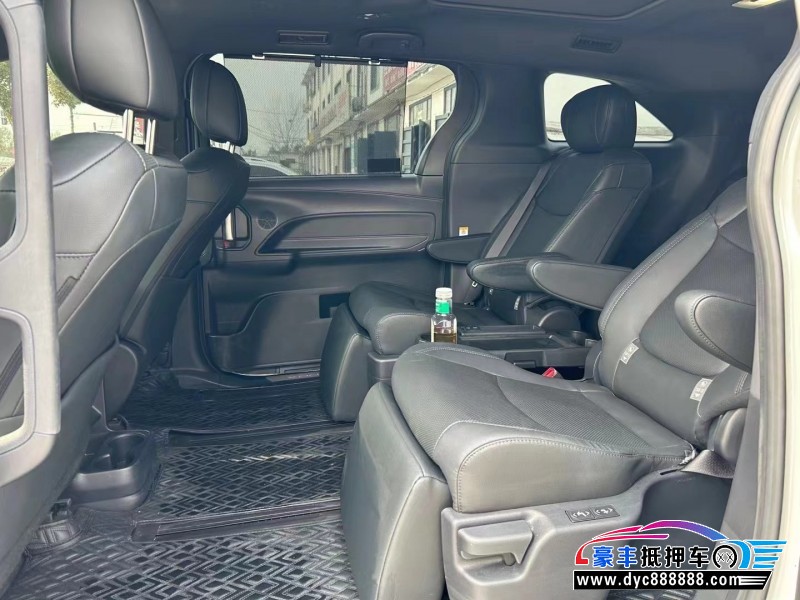 23年丰田塞纳MPV抵押车出售