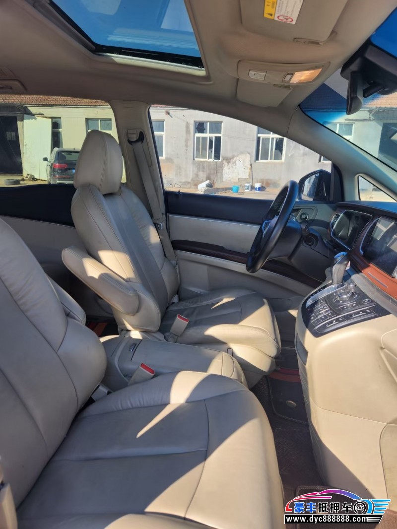 17年别克GL8轿车抵押车出售