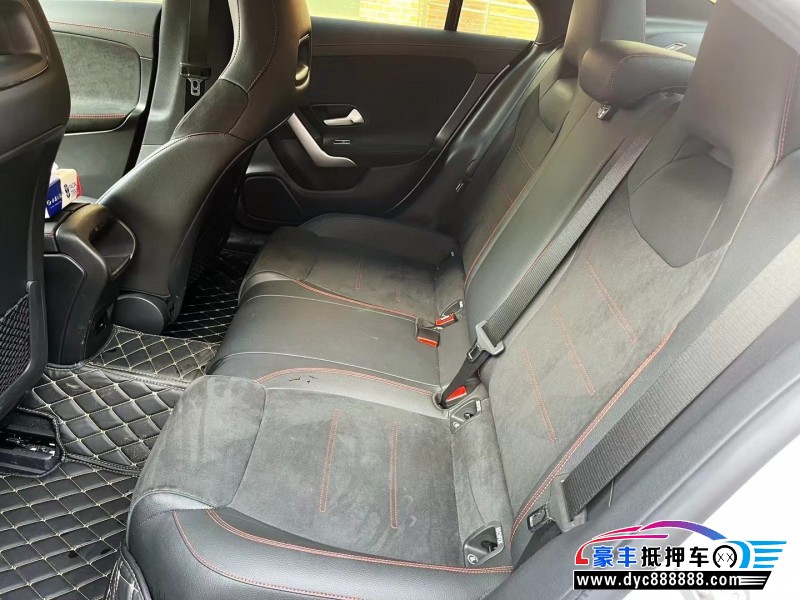 21年奔驰CLA轿车抵押车出售
