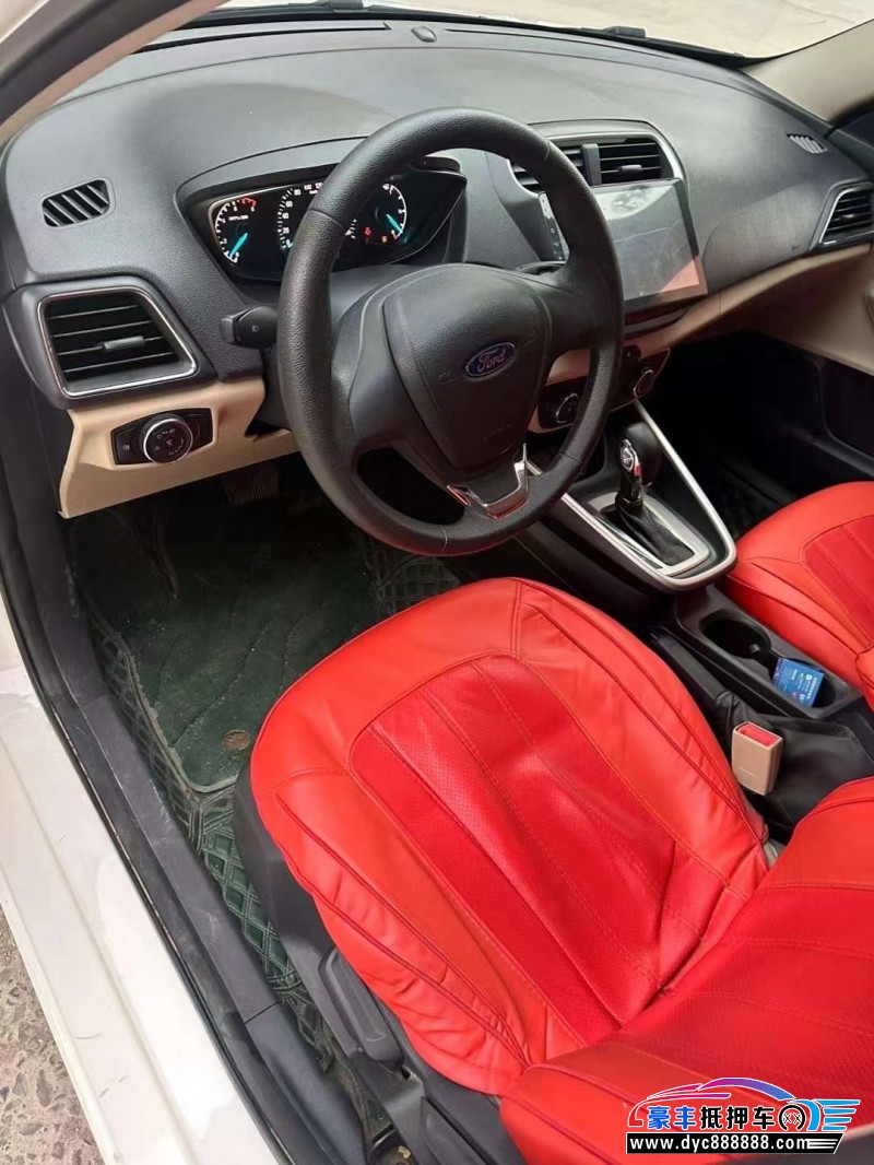 18年福特福睿斯轿车抵押车出售