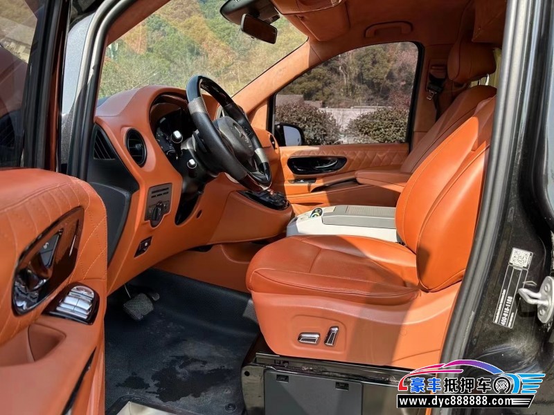 18年奔驰威霆轿车抵押车出售