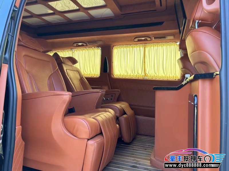 18年奔驰威霆轿车抵押车出售