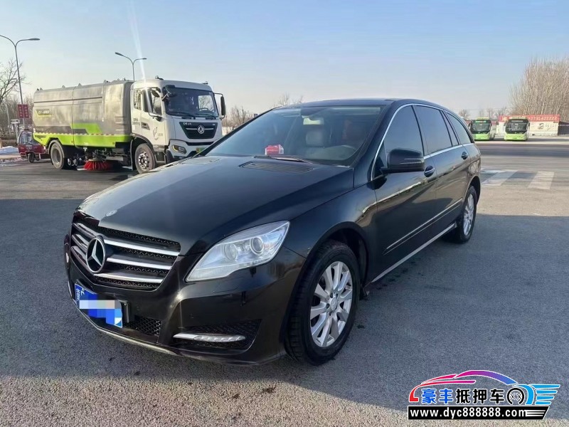 14年奔驰R级轿车抵押车出售