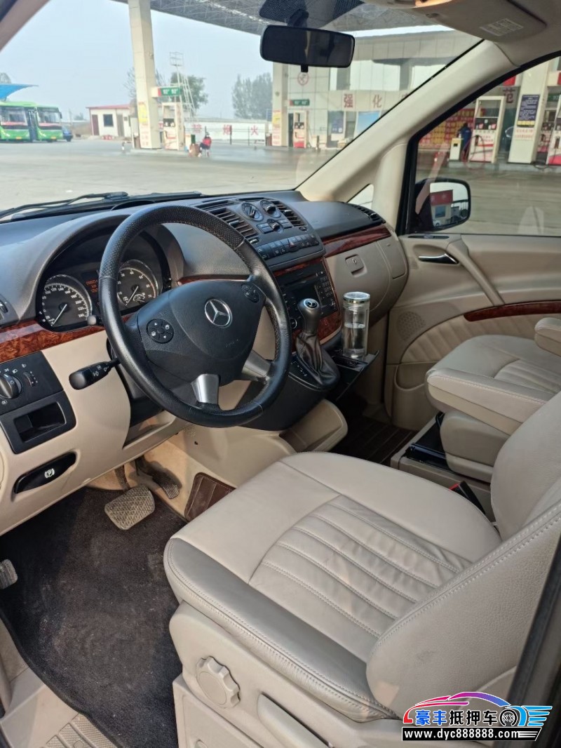 17年奔驰唯雅诺轿车抵押车出售