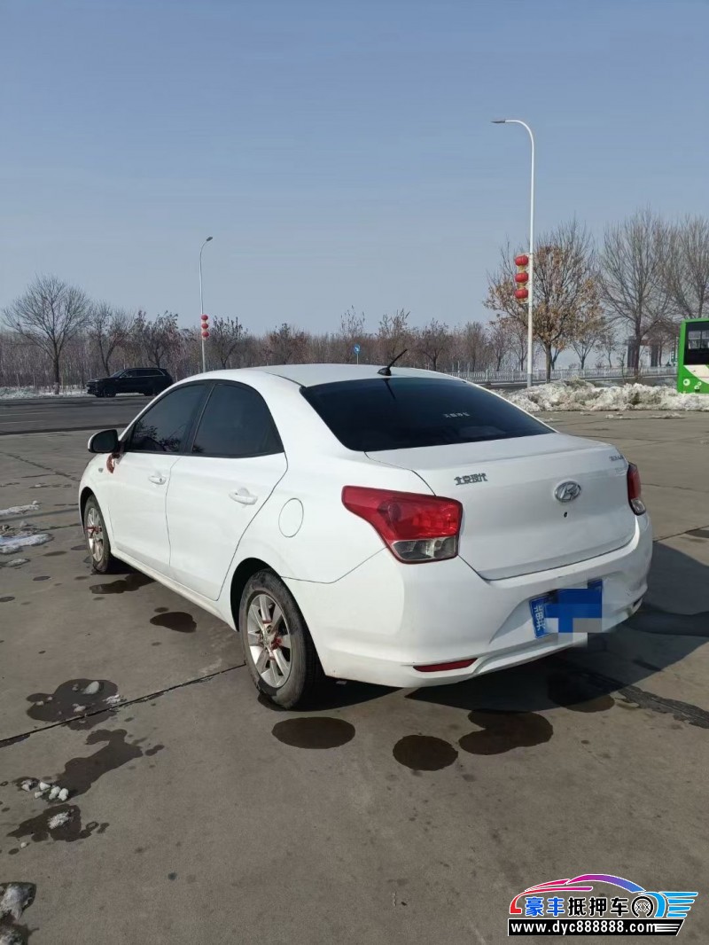 19年现代瑞纳轿车抵押车出售