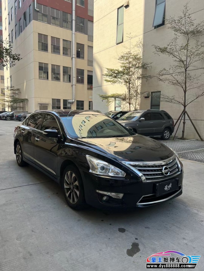 14年日产天籁轿车抵押车出售