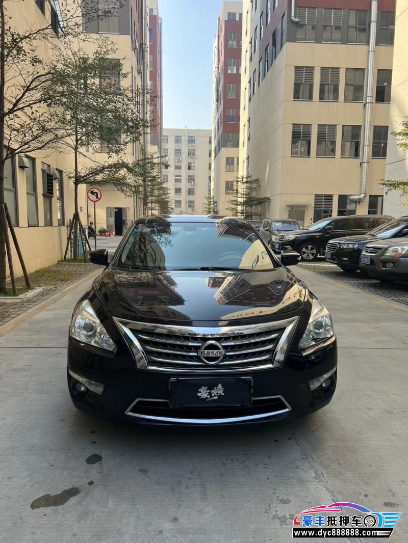 14年日产天籁轿车抵押车出售