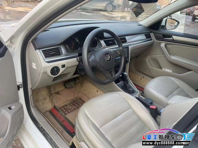 17年大众宝来轿车抵押车出售