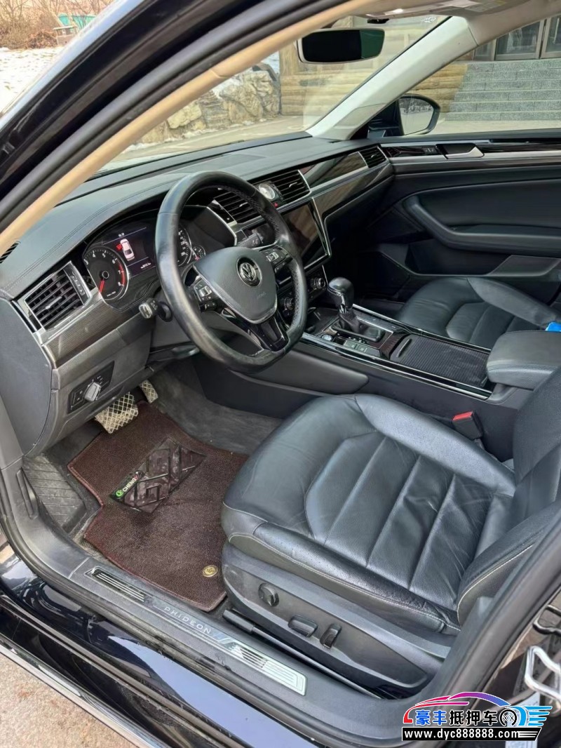 18年大众辉昂轿车抵押车出售