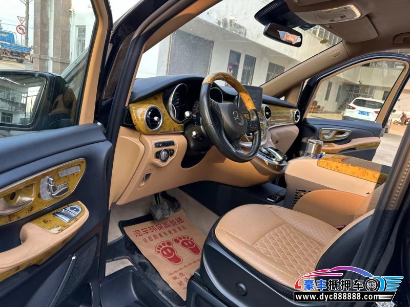 18年奔驰V轿车抵押车出售