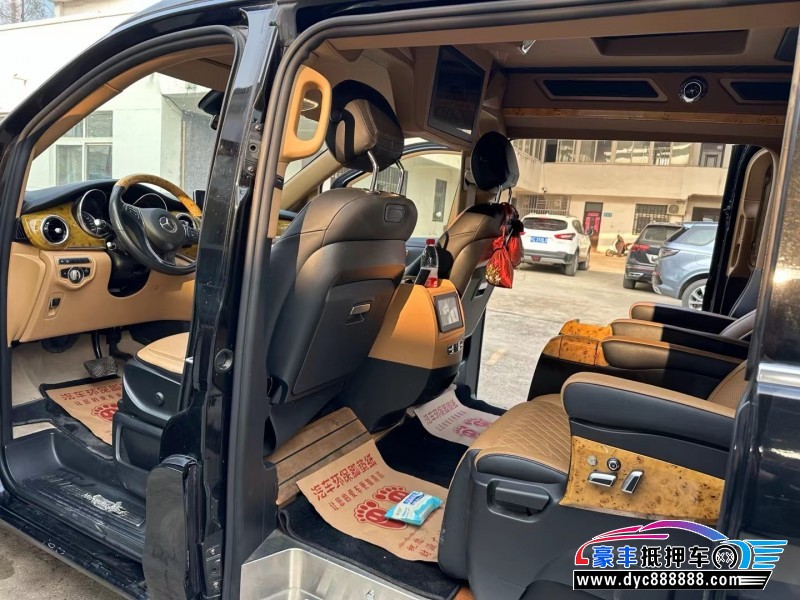 18年奔驰V轿车抵押车出售