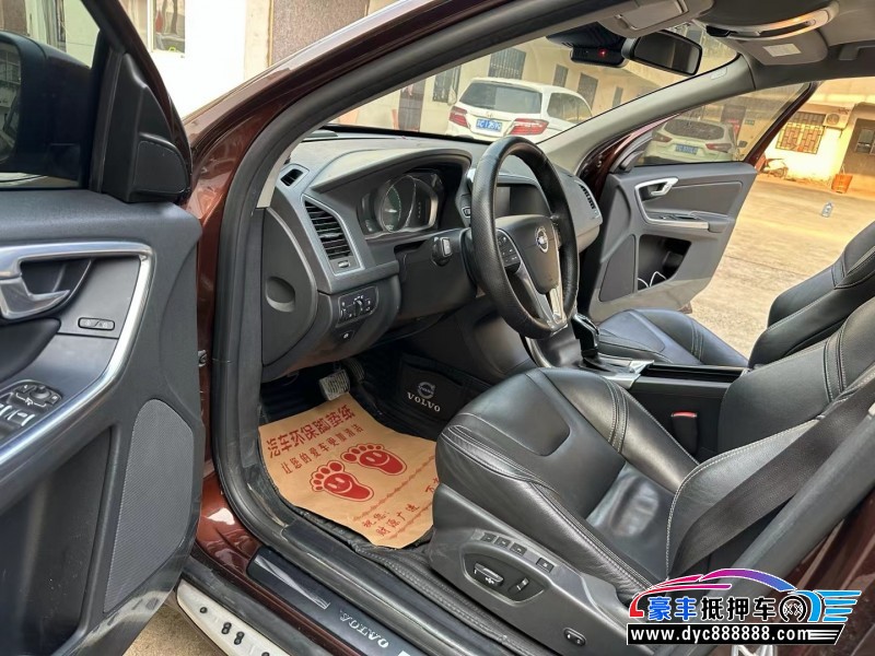 15年沃尔沃XC60轿车抵押车出售