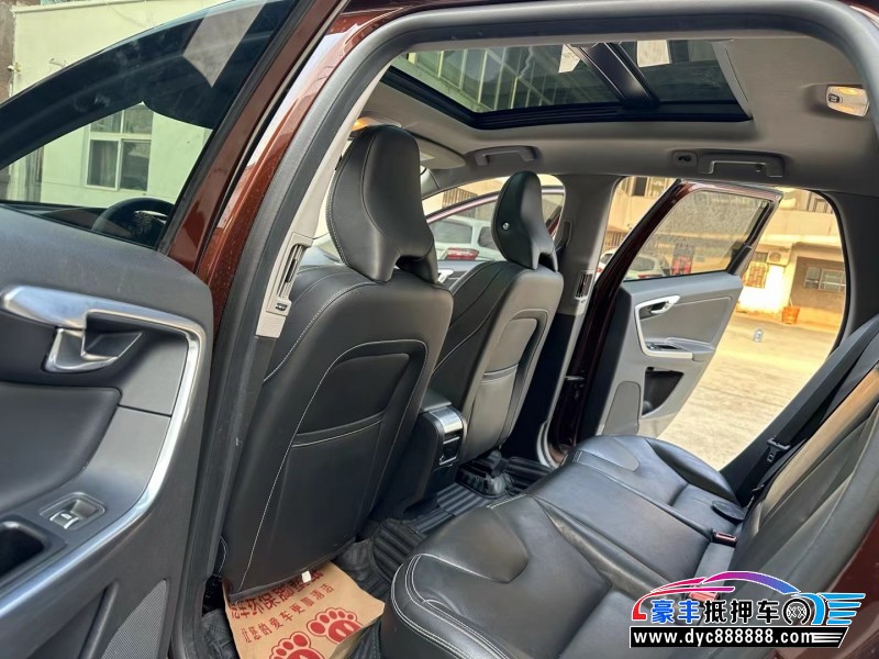 15年沃尔沃XC60轿车抵押车出售