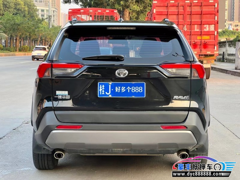 21年丰田RAV4荣放轿车抵押车出售