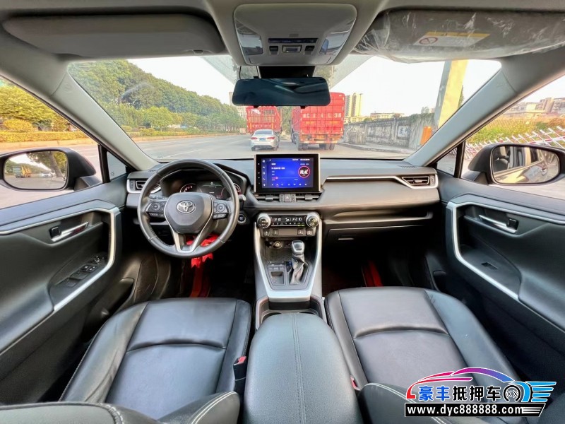 21年丰田RAV4荣放轿车抵押车出售