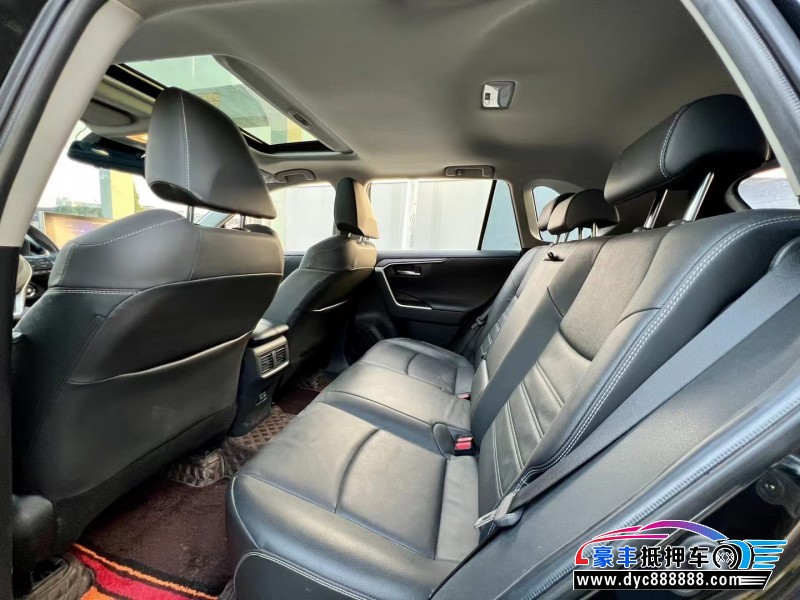 21年丰田RAV4荣放轿车抵押车出售