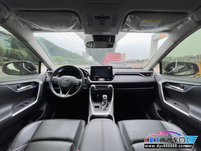 22年丰田威兰达轿车抵押车出售