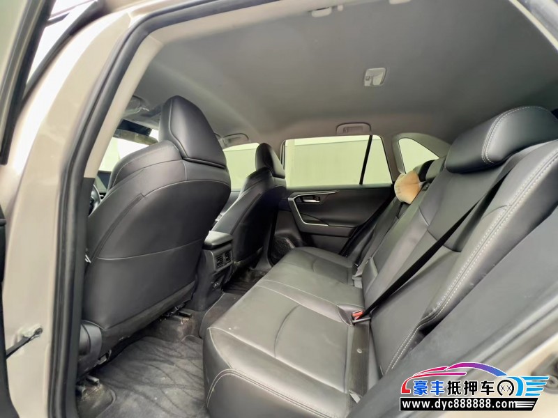 22年丰田威兰达轿车抵押车出售