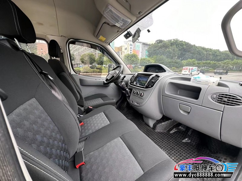 22年上汽大通V80轿车抵押车出售