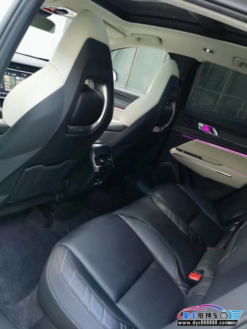 20年领克05轿车抵押车出售