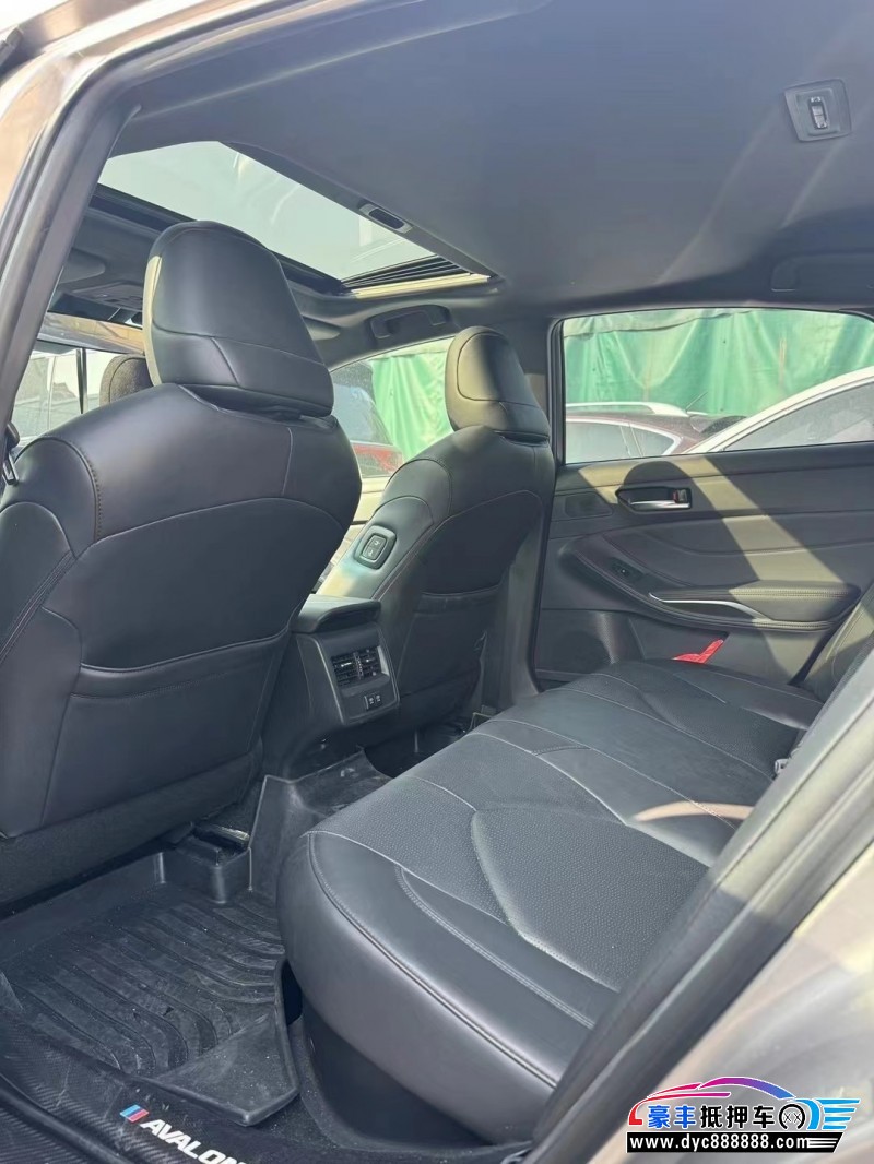 20年丰田亚洲龙轿车抵押车出售