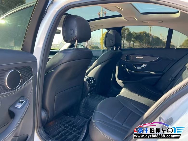 19年奔驰C轿车抵押车出售