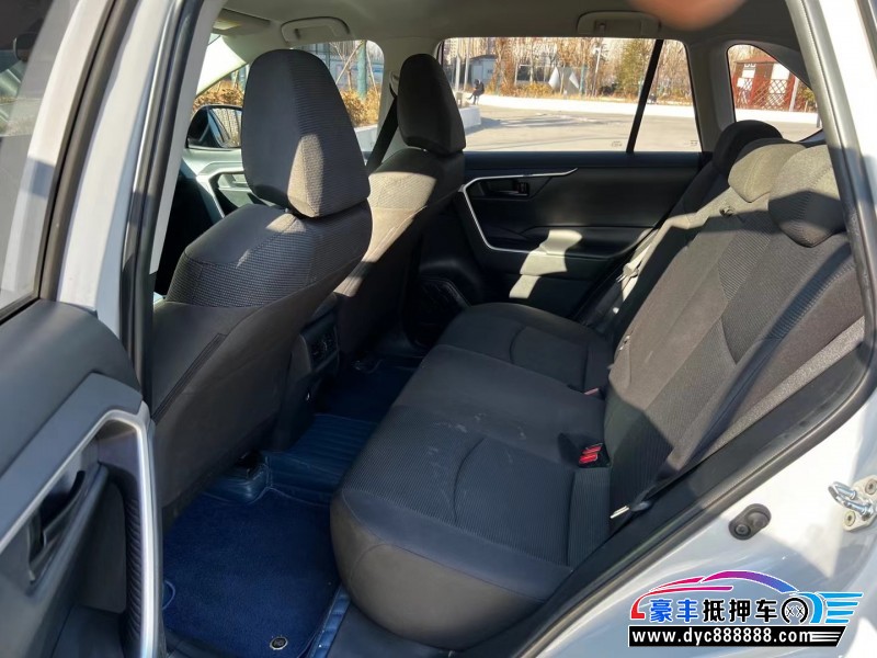 21年丰田RAV4荣放轿车抵押车出售
