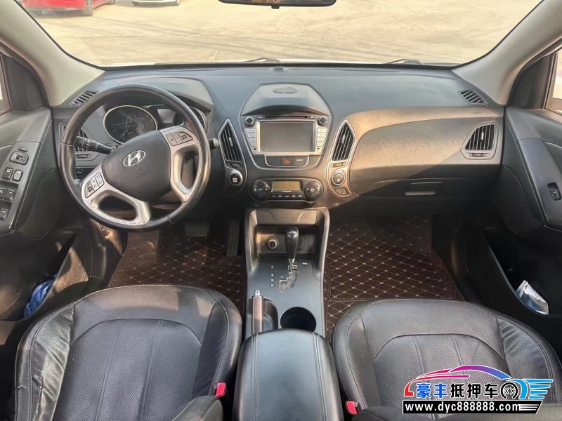 14年现代ix35轿车抵押车出售