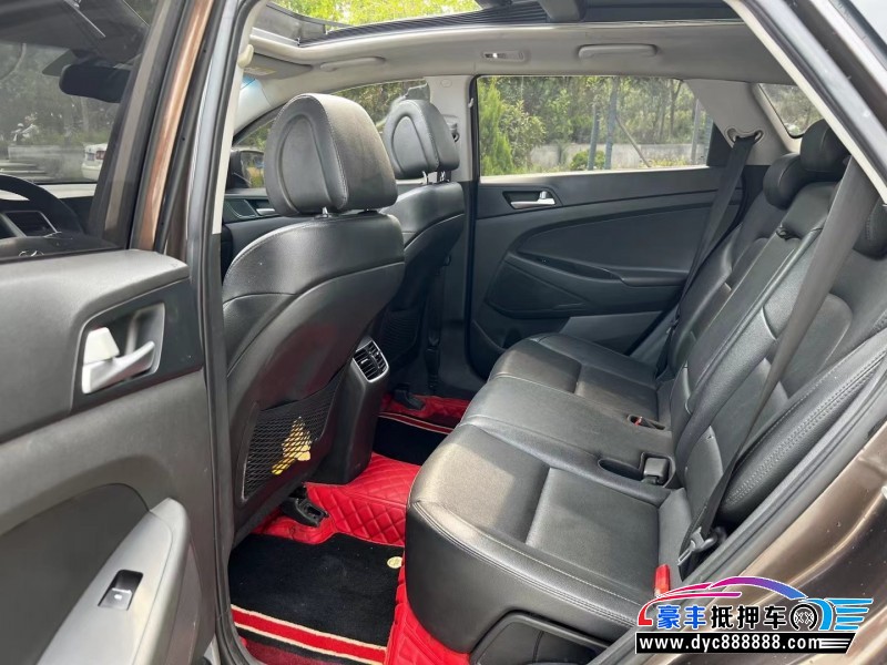 18年现代途胜轿车抵押车出售