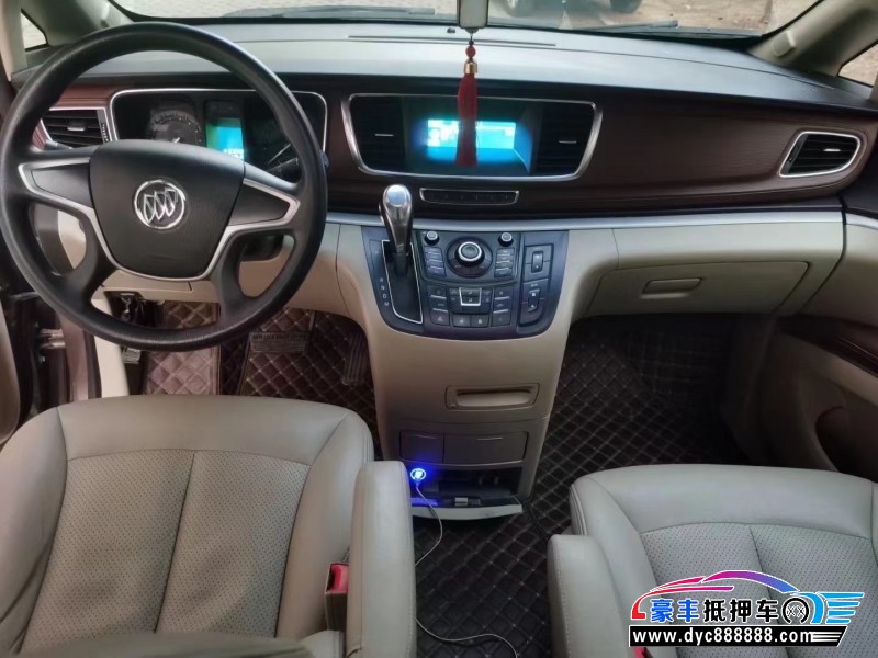 15年别克GL8轿车抵押车出售