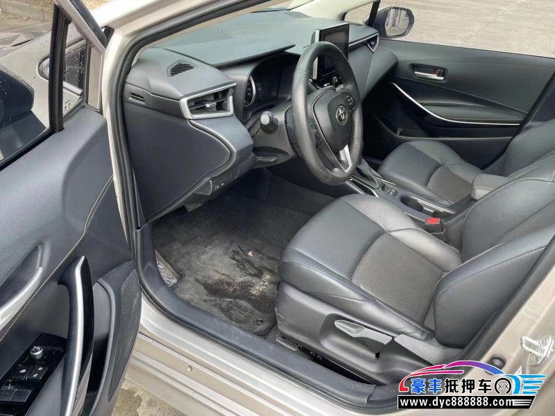 22年丰田凌尚轿车抵押车出售