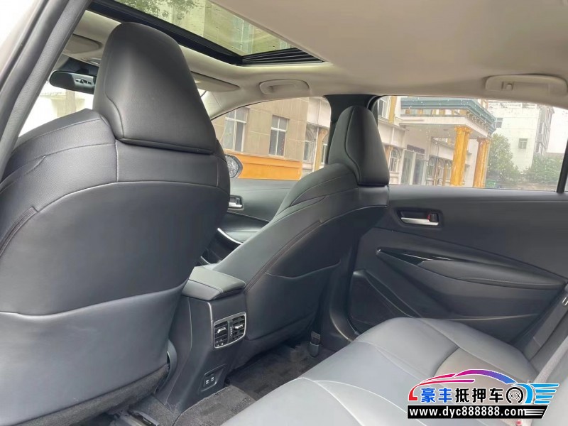 22年丰田凌尚轿车抵押车出售