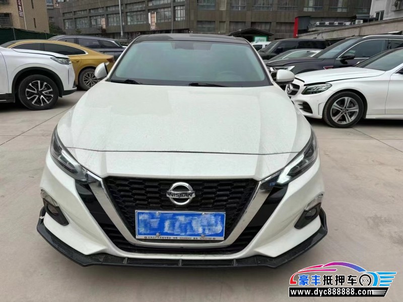 21年日产天籁轿车抵押车出售