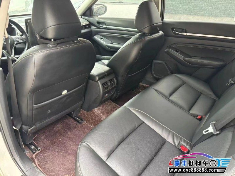 21年日产天籁轿车抵押车出售