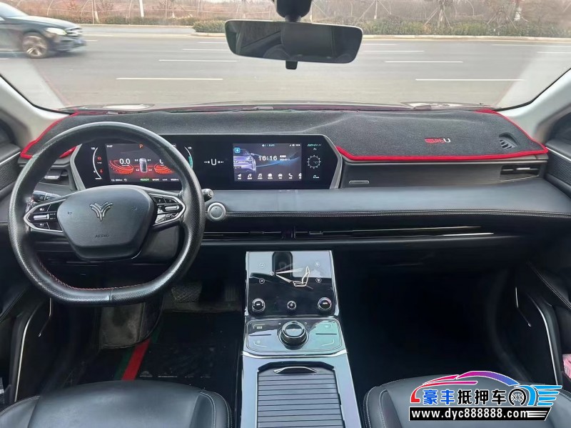 23年哪吒USUV抵押车出售